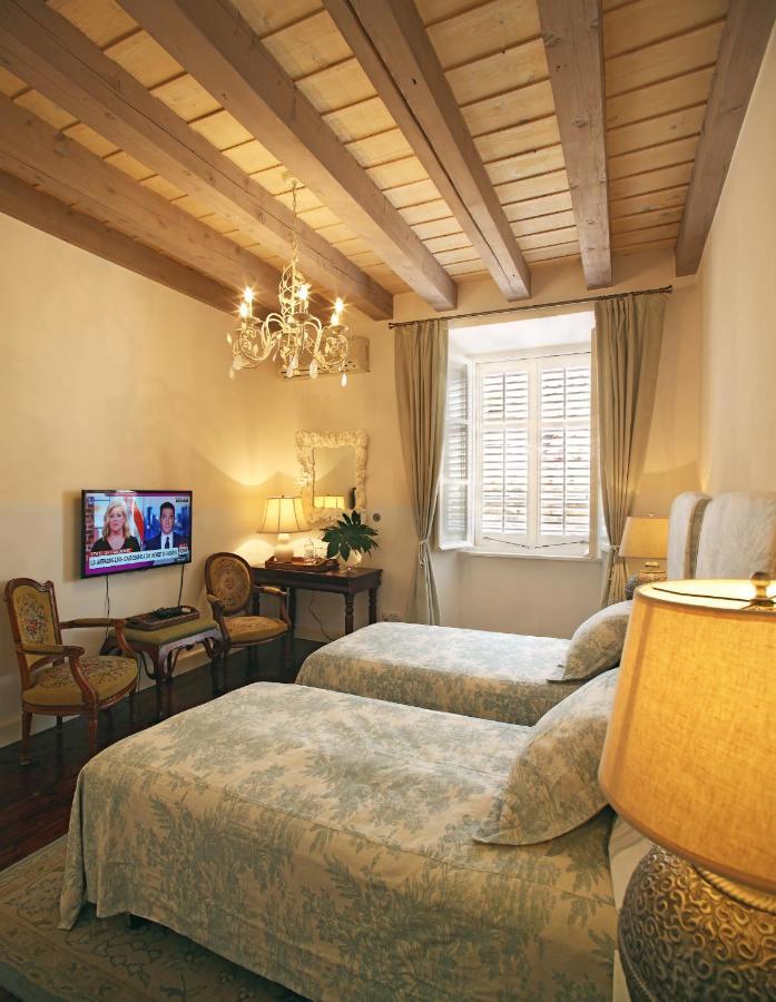 Locus Apartment *
